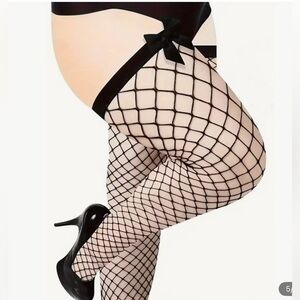 Plus size Elegant Black Fishnet Stockings